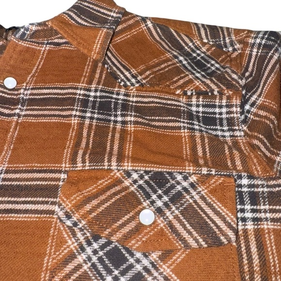 Vendor Women’s  Flannel Shirt Sz Large Brown 💯 Cotton LSleeve Pearl Snaps Fringe - Picture 7 of 10